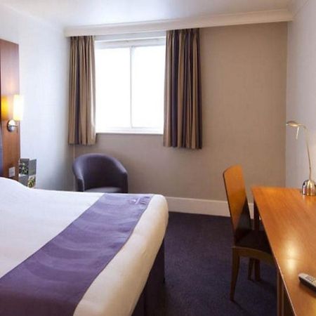 Premier Inn Gloucester Exteriör bild