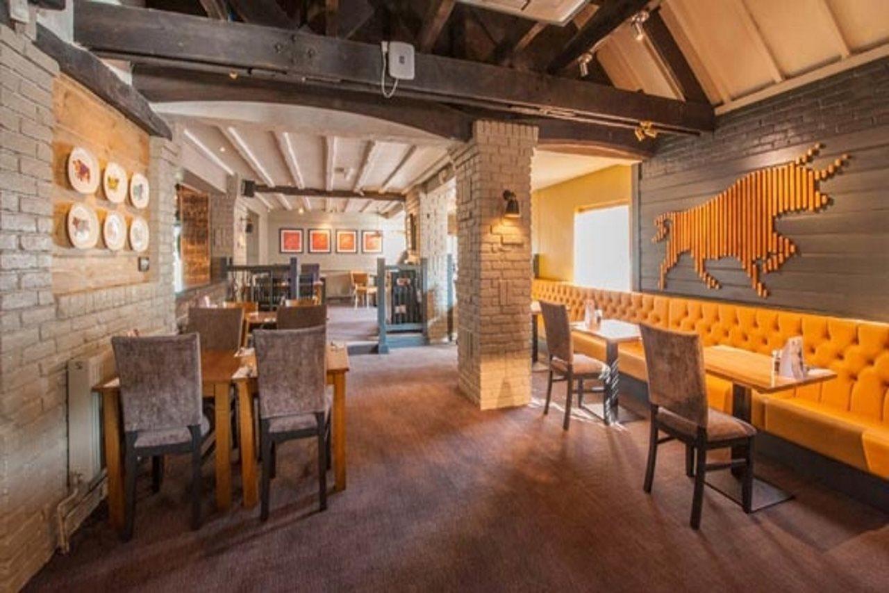 Premier Inn Gloucester Exteriör bild
